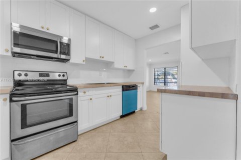 Casa en alquiler en Oakland Park, Florida, 3 dormitorios, 116.13 m2 № 1995211 - foto 7