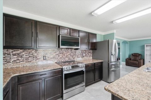 Купить виллу или дом в Лейкленд, Флорида 7 комнат, 175.21м2, № 2167388 - фото 12