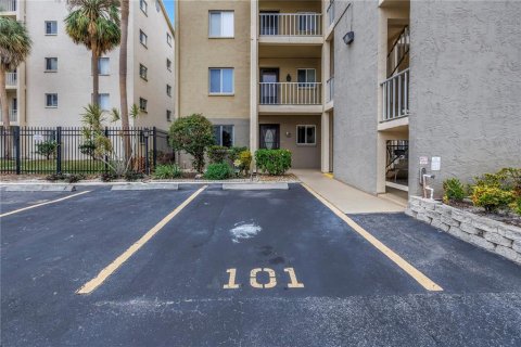 Copropriété à louer à Bradenton, Floride: 2 chambres, 106.28 m2 № 1886297 - photo 4