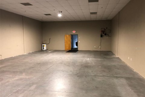 Propiedad comercial en alquiler en Orlando, Florida, 212.37 m2 № 1392830 - foto 6