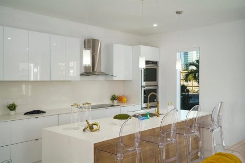 Adosado en alquiler en Pompano Beach, Florida, 5 dormitorios, 243.03 m2 № 2077421 - foto 13