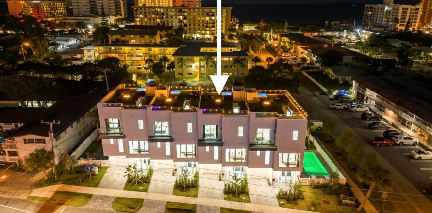 Adosado en Pompano Beach, Florida 5 dormitorios, 243.03 m2 № 2077421
