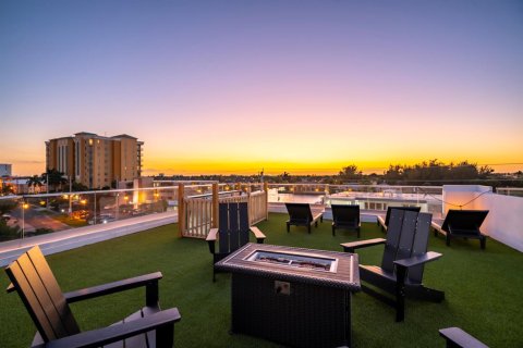 Adosado en alquiler en Pompano Beach, Florida, 5 dormitorios, 243.03 m2 № 2077421 - foto 24