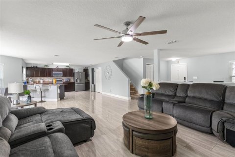 House in Gibsonton, Florida 3 bedrooms, 258.27 sq.m. № 1914709 - photo 7