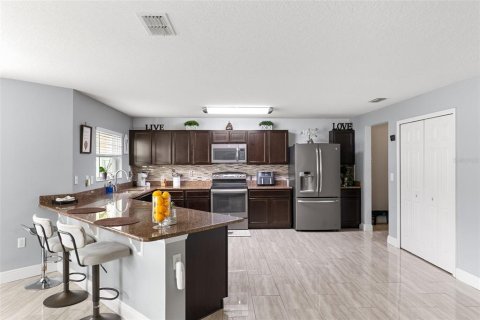 House in Gibsonton, Florida 3 bedrooms, 258.27 sq.m. № 1914709 - photo 6