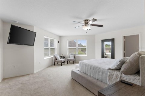 House in Gibsonton, Florida 3 bedrooms, 258.27 sq.m. № 1914709 - photo 11