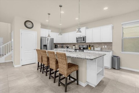 House in Kissimmee, Florida 8 bedrooms, 375.42 sq.m. № 2101592 - photo 6