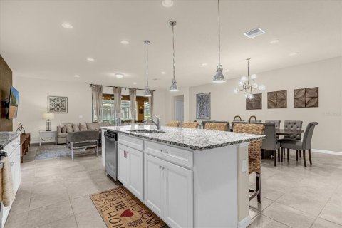 House in Kissimmee, Florida 8 bedrooms, 375.42 sq.m. № 2101592 - photo 8