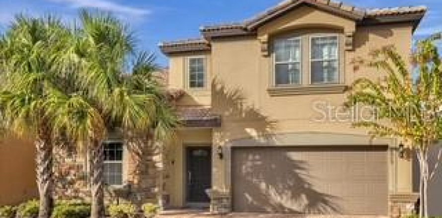 House in Kissimmee, Florida 8 bedrooms, 375.42 sq.m. № 2101592