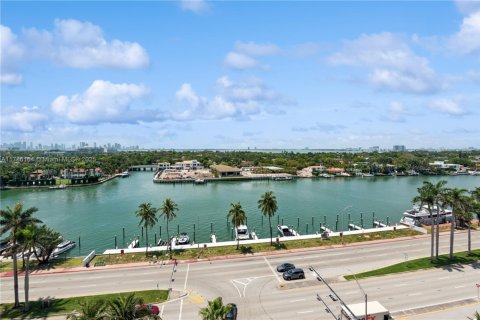 Copropriété à vendre à Miami Beach, Floride: 2 chambres, 154.22 m2 № 1936708 - photo 16