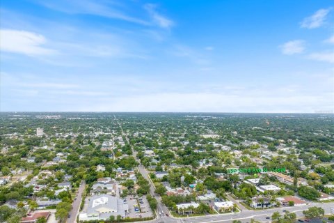 Condo in Saint Petersburg, Florida, 1 bedroom № 2223229 - photo 17