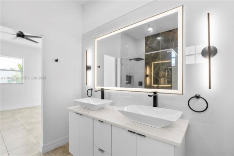 Casa en venta en Cape Coral, Florida, 4 dormitorios, 174.66 m2 № 2030556 - foto 21