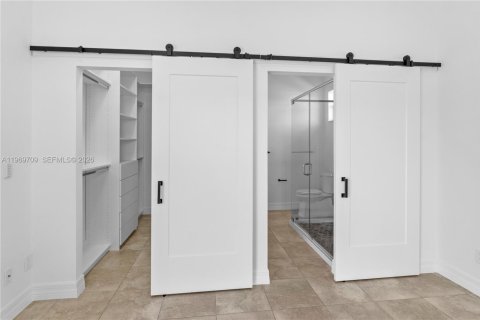 Casa en venta en Cape Coral, Florida, 4 dormitorios, 174.66 m2 № 2030556 - foto 17