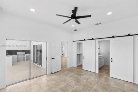 Casa en venta en Cape Coral, Florida, 4 dormitorios, 174.66 m2 № 2030556 - foto 25