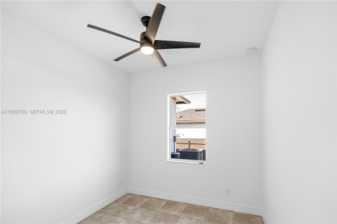 Casa en venta en Cape Coral, Florida, 4 dormitorios, 174.66 m2 № 2030556 - foto 28