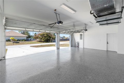Casa en venta en Cape Coral, Florida, 4 dormitorios, 174.66 m2 № 2030556 - foto 5