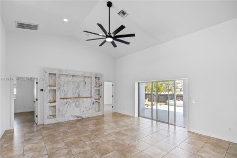 Casa en venta en Cape Coral, Florida, 4 dormitorios, 174.66 m2 № 2030556 - foto 11