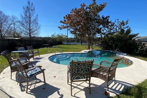 House in Edgewater, Florida 4 bedrooms, 137.5 sq.m. № 262225 - photo 4