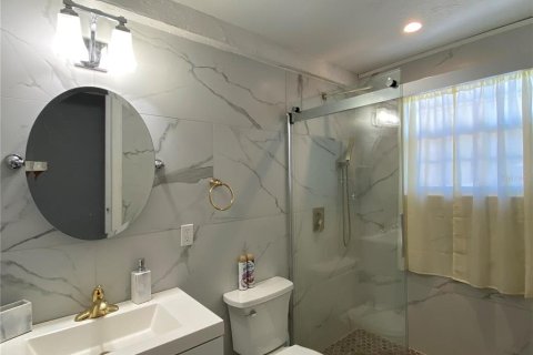 House in Edgewater, Florida 4 bedrooms, 137.5 sq.m. № 262225 - photo 8