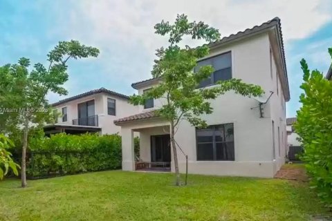 Casa en venta en Hialeah, Florida, 4 dormitorios, 226.03 m2 № 1748682 - foto 18