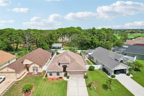 House in Holiday, Florida 3 bedrooms, 132.66 sq.m. № 2322949 - photo 2