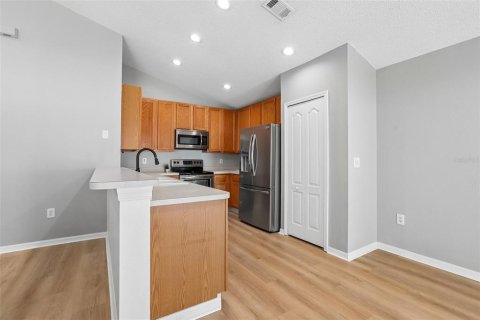 House in Holiday, Florida 3 bedrooms, 132.66 sq.m. № 2322949 - photo 8
