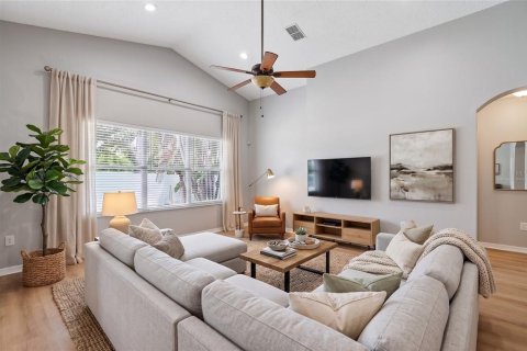 House in Holiday, Florida 3 bedrooms, 132.66 sq.m. № 2322949 - photo 3