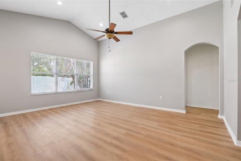 House in Holiday, Florida 3 bedrooms, 132.66 sq.m. № 2322949 - photo 4
