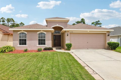 House in Holiday, Florida 3 bedrooms, 132.66 sq.m. № 2322949