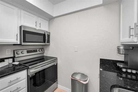 Condo in Dunedin, Florida, 2 bedrooms  № 1508935 - photo 28