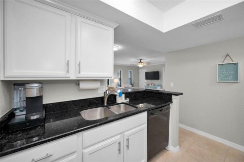 Condo in Dunedin, Florida, 2 bedrooms  № 1508935 - photo 30