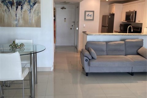 Снять в аренду кондоминиум в Халландейл-Бич, Флорида 50.63м2, № 2004822 - фото 5