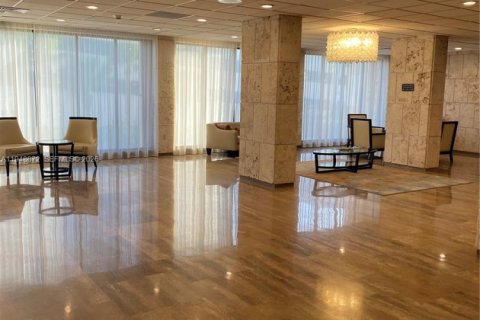 Снять в аренду кондоминиум в Халландейл-Бич, Флорида 50.63м2, № 2004822 - фото 4