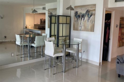 Снять в аренду кондоминиум в Халландейл-Бич, Флорида 50.63м2, № 2004822 - фото 9