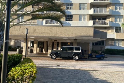 Снять в аренду кондоминиум в Халландейл-Бич, Флорида 50.63м2, № 2004822 - фото 3