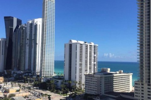 Copropriété à vendre à Sunny Isles Beach, Floride: 3 chambres, 135.73 m2 № 2194134 - photo 2