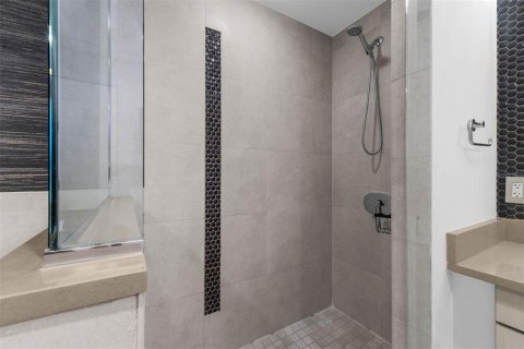 Condo in Orlando, Florida, 2 bedrooms  № 1878243 - photo 25