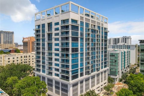 Condo in Orlando, Florida, 2 bedrooms  № 1878243 - photo 1