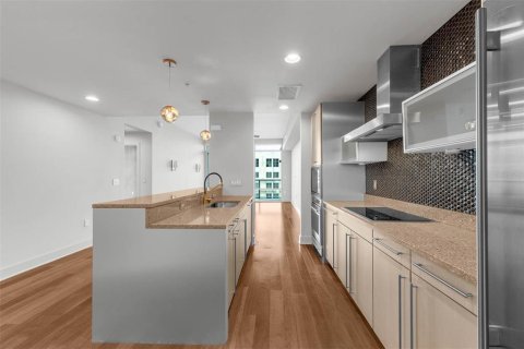 Condo in Orlando, Florida, 2 bedrooms  № 1878243 - photo 11