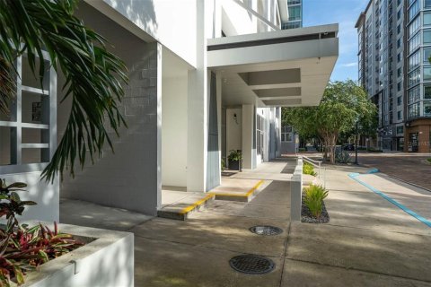 Condo in Orlando, Florida, 2 bedrooms  № 1878243 - photo 3