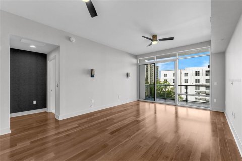 Condo in Orlando, Florida, 2 bedrooms  № 1878243 - photo 15