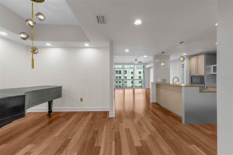 Condo in Orlando, Florida, 2 bedrooms  № 1878243 - photo 7