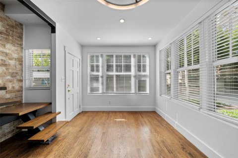 Condo in Miami Beach, Florida, 1 bedroom  № 1953113 - photo 3