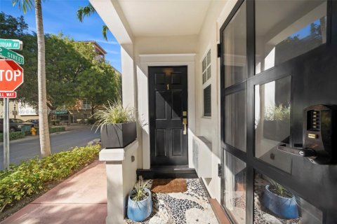 Condo in Miami Beach, Florida, 1 bedroom  № 1953113 - photo 1