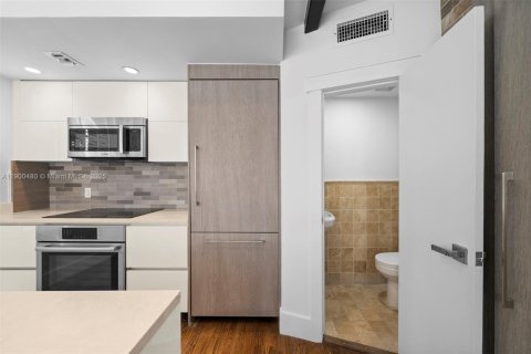Condo in Miami Beach, Florida, 1 bedroom  № 1953113 - photo 6