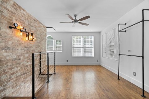 Condo in Miami Beach, Florida, 1 bedroom  № 1953113 - photo 10