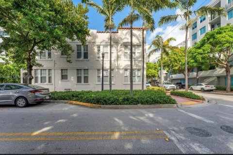 Condo in Miami Beach, Florida, 1 bedroom  № 1953113 - photo 17