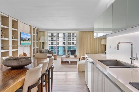 Condominio en venta en Miami Beach, Florida, 3 dormitorios, 210.05 m2 № 1937951 - foto 11