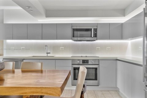 Condominio en venta en Miami Beach, Florida, 3 dormitorios, 210.05 m2 № 1937951 - foto 16