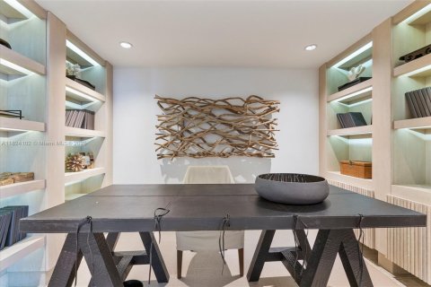 Condominio en venta en Miami Beach, Florida, 3 dormitorios, 210.05 m2 № 1937951 - foto 21